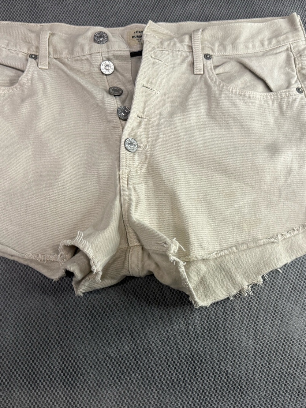 Citizen Button-Fly Raw Hem Jean Shorts in Off-White